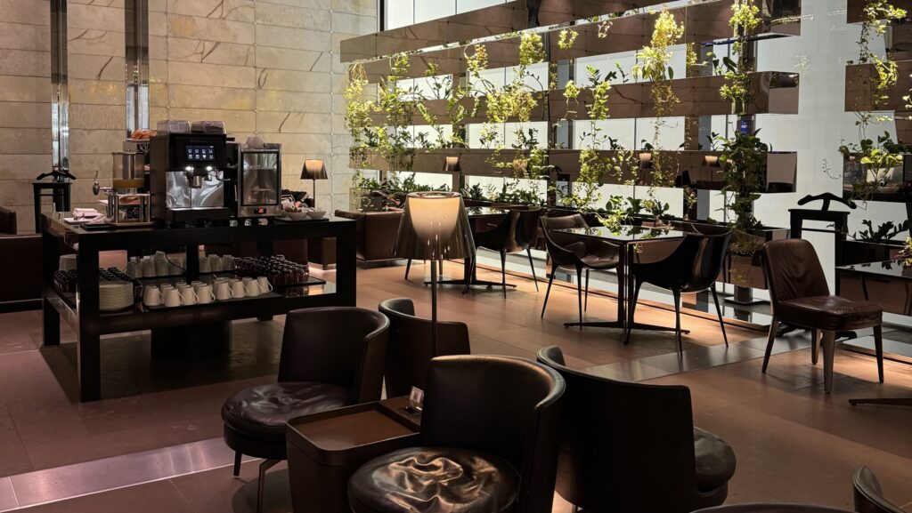 ハマド国際空港アルマハラウンジ