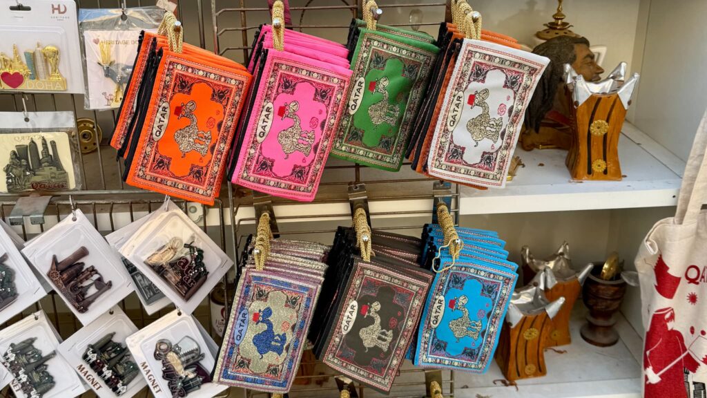 カタール おすすめお土産 ポーチ