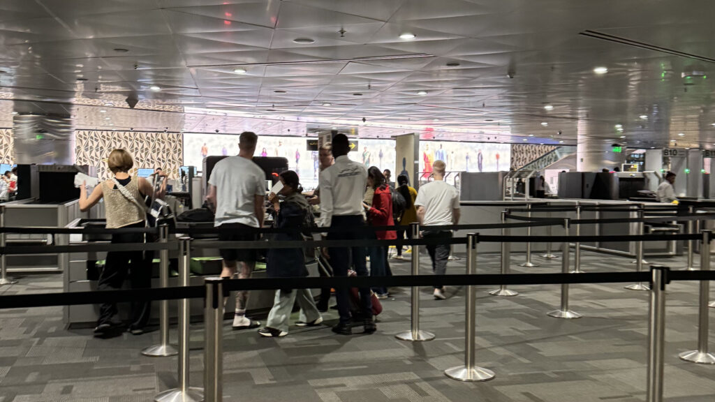 ドーハ空港乗り継ぎtransfer手荷物検査